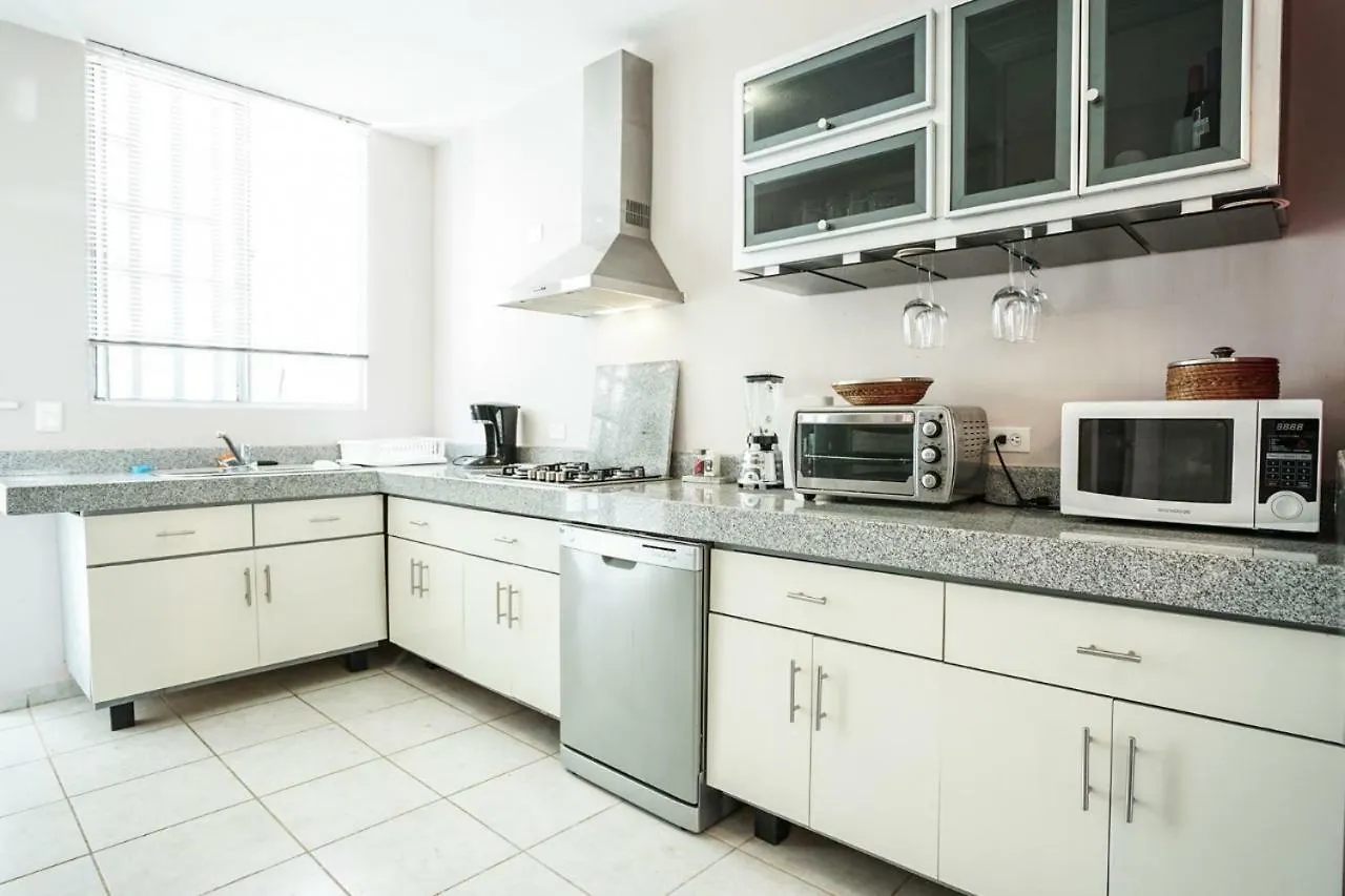 شقة بويرتو موريلوس  في Casa Carolina - 5 Min To Beach By Car, Comfortable, Clean, Nice Admosphere منزل للإقامة