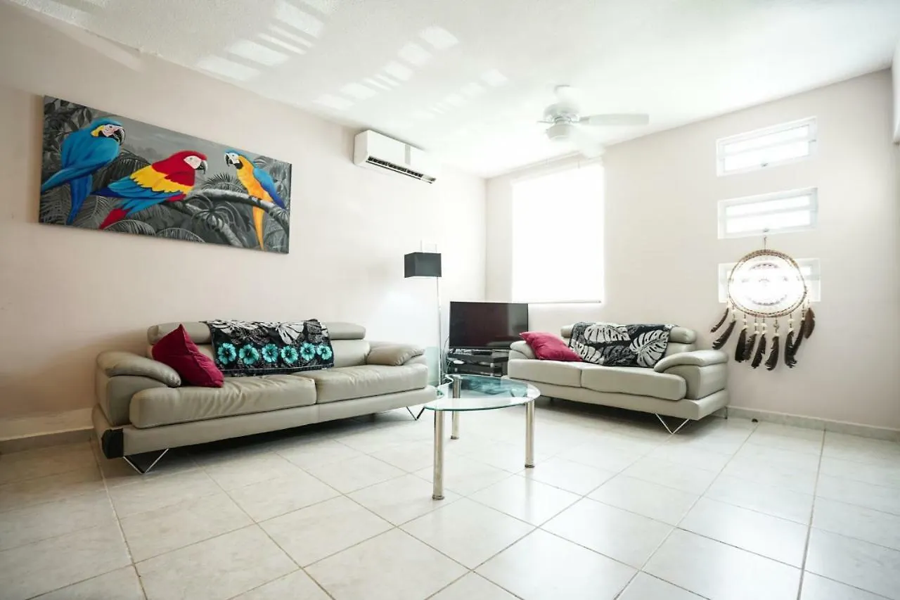 شقة بويرتو موريلوس  في Casa Carolina - 5 Min To Beach By Car, Comfortable, Clean, Nice Admosphere